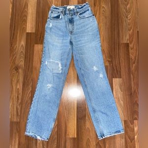 Abercrombie curve love ultra high rise straight jean with distress 2S light wash
